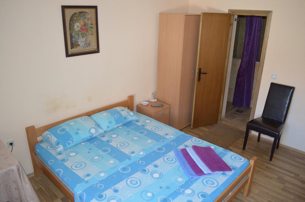 Pansion Lug Belgrade Room photo